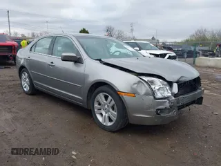 2009 Ford Fusion SEL with VIN 3FAHP08109R102428, listed as a IAAI auction lot 41951682 with 106,255 mi miles. Bid and sale history available at carsss.com. Image 1.