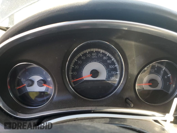 2014 Chrysler 200 Limited z VIN 1C3CCBCG0EN198487, wystawiony jako Copart lot #52913655 z przebiegiem Nie podano mil oraz Szkoda całkowita • Salvage title. Historia ofert i sprzedaży dostępna na DreamBid. Obrazek 9.