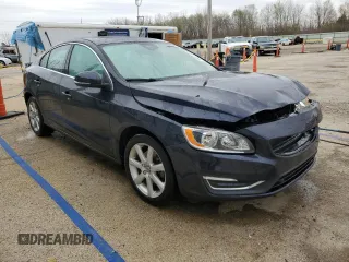 2016 Volvo S60 T5 Drive-E Premier z VIN YV126MFK5G2412365, wystawiony jako Copart lot #51577155 z przebiegiem 59 319 mil mil oraz Szkoda całkowita • Salvage title. Historia ofert i sprzedaży dostępna na DreamBid. Obrazek 4.
