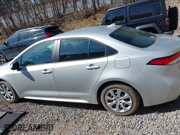 2024 Toyota Corolla LE with VIN 5YFB4MDE4RP153171, listed as a IAAI auction lot 42062717 with 9,558 mi miles and . Bid and sale history available at DreamBid. Image 15.