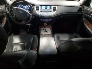 2009 Hyundai Genesis with VIN KMHGC46E99U043642, listed as a Copart auction lot 43167365 with 114,860 mi miles and Salvage Title. Bid and sale history available at DreamBid. Image 8.