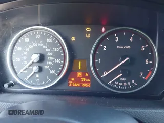 2008 BMW X5 4.8i z VIN 5UXFE83538LZ47110, wystawiony jako IAAI lot #42363158 z przebiegiem 217 820 mil mil oraz . Historia ofert i sprzedaży dostępna na DreamBid. Obrazek 7.