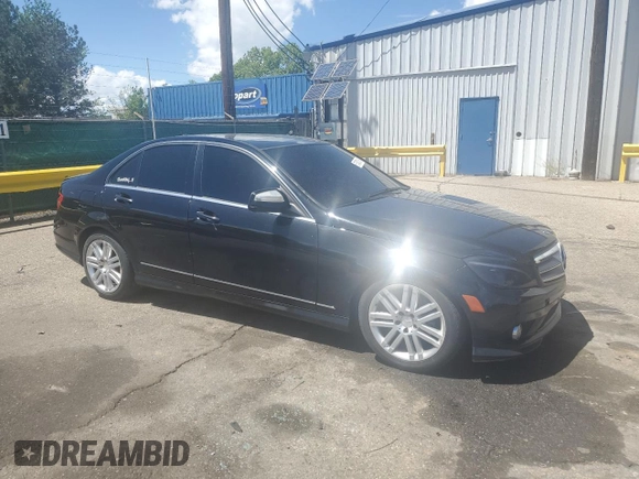 2009 Mercedes-Benz C 300 Sport z VIN WDDGF81X29R054096, wystawiony jako Copart lot #57433145 z przebiegiem 168 489 mil mil oraz Czysty tytuł • Clean title. Historia ofert i sprzedaży dostępna na DreamBid. Obrazek 4.