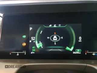 2020 Hyundai NEXO Limited z VIN KM8J84A62LU006995, wystawiony jako Copart lot #50010635 z przebiegiem 35 240 mil mil oraz Czysty tytuł • Clean title. Historia ofert i sprzedaży dostępna na DreamBid. Obrazek 9.