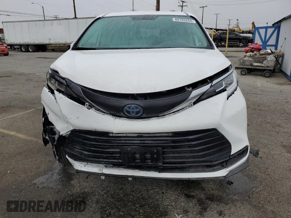 2022 Toyota Sienna LE с VIN 5TDKSKFC3NS070984, выставлен на аукционе Copart как лот 60705265 с пробегом 10 846 миль миль и Чистый • Clean title. История ставок и продаж доступна на DreamBid. Изображение 5.