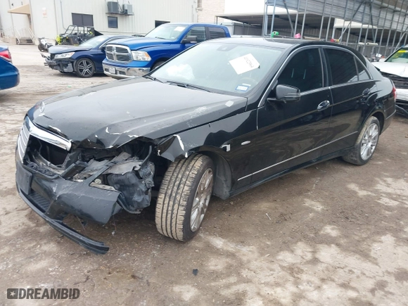 2012 Mercedes-Benz E-Class E 350 Luxury with VIN WDDHF5KB2CA551385, listed as a IAAI auction lot 41922064 with 281,962 mi miles. Bid and sale history available at carsss.com. Image 2.