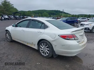 2011 Mazda 6 i Touring z VIN 1YVHZ8CH3B5M16942, wystawiony jako IAAI lot #42348573 z przebiegiem 240 098 mil mil oraz . Historia ofert i sprzedaży dostępna na DreamBid. Obrazek 3.