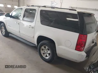 2013 GMC Yukon XL SLT with VIN 1GKS2KE70DR273126, listed as a IAAI auction lot 42147902 with 233,032 mi miles. Bid and sale history available at carsss.com. Image 3.