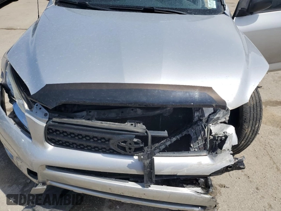 2008 Toyota RAV4 с VIN JTMBD33V786086891, выставлен на аукционе Copart как лот 52520735 с пробегом 181 961 миль миль и Списание • Salvage title. История ставок и продаж доступна на DreamBid. Изображение 13.
