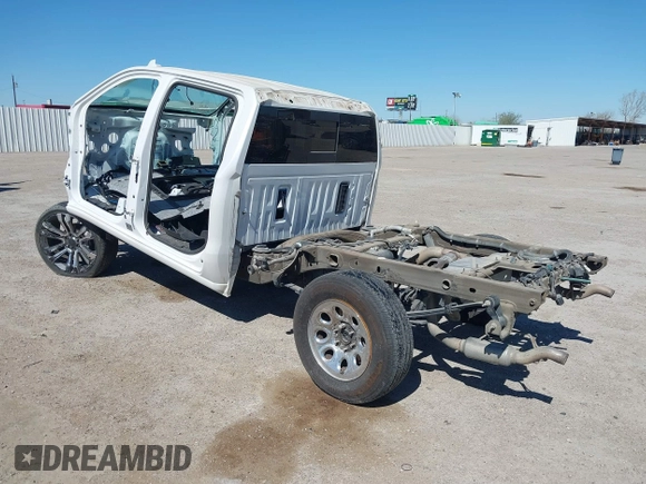 2019 Chevrolet Silverado 1500 High Country with VIN 1GCUYHEL9KZ249925, listed as a IAAI auction lot 41870963 with 1 mi miles. Bid and sale history available at carsss.com. Image 3.