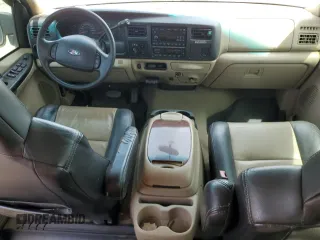 2005 Ford Excursion Eddie Bauer z VIN 1FMNU45S55EB52633, wystawiony jako Copart lot #56335435 z przebiegiem Nie podano mil oraz Czysty tytuł • Clean title. Historia ofert i sprzedaży dostępna na DreamBid. Obrazek 8.