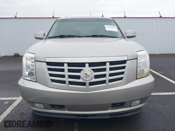 2007 Cadillac Escalade z VIN 1GYFK63847R256229, wystawiony jako IAAI lot #41600996 z przebiegiem 219 189 mil mil oraz . Historia ofert i sprzedaży dostępna na DreamBid. Obrazek 13.