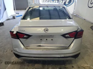 2019 Nissan Altima 2.5 S with VIN 1N4BL4BV7KC239696, listed as a Copart auction lot 86269424 with 136,724 mi miles and Clean Title. Bid and sale history available at carsss.com. Image 6.