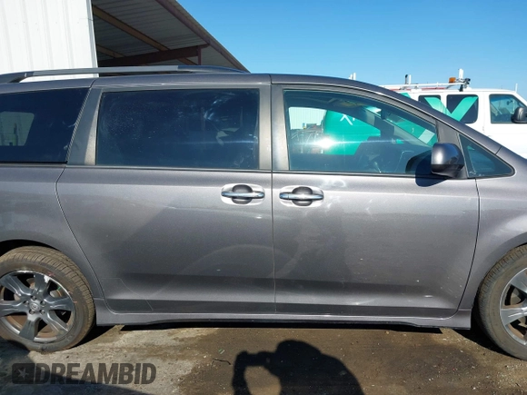 2017 Toyota Sienna SE with VIN 5TDXZ3DC3HS822312, listed as a IAAI auction lot 42588024 with 84,565 mi miles and . Bid and sale history available at DreamBid. Image 13.