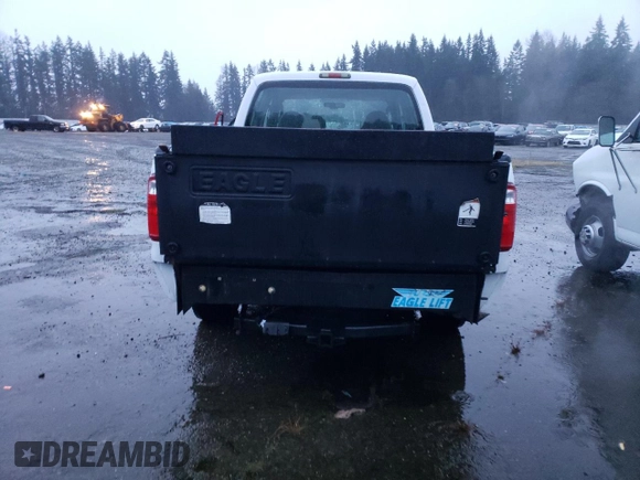 2008 Ford F-250 XL z VIN 1FTSW20598EA41367, wystawiony jako Copart lot #84403714 z przebiegiem 45 136 mil mil oraz Szkoda całkowita • Salvage title. Historia ofert i sprzedaży dostępna na DreamBid. Obrazek 6.