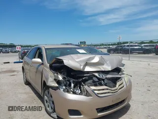 2011 Toyota Camry LE z VIN 4T1BF3EK7BU230614, wystawiony jako IAAI lot #42313505 z przebiegiem 218 730 mil mil oraz . Historia ofert i sprzedaży dostępna na DreamBid. Obrazek 1.
