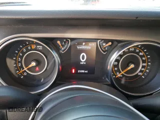 2022 Jeep Wrangler Unlimited Sport S z VIN 1C4HJXDG4NW224683, wystawiony jako Copart lot #70258994 z przebiegiem 21 098 mil mil oraz Szkoda całkowita • Salvage title. Historia ofert i sprzedaży dostępna na DreamBid. Obrazek 9.