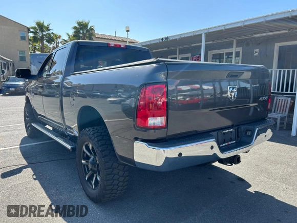 2017 Ram 2500 Tradesman with VIN 3C6UR5CJ8HG579035, listed as a Copart auction lot 46916745 with 100,645 mi miles and Clean title. Bid and sale history available at DreamBid. Image 3.