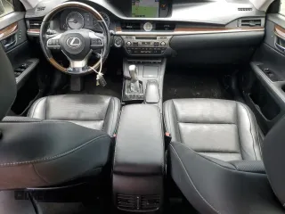 2016 Lexus ES 330 z VIN JTHBK1GG7G2228666, wystawiony jako Copart lot #56567695 z przebiegiem 132 320 mil mil oraz Szkoda całkowita • Salvage title. Historia ofert i sprzedaży dostępna na DreamBid. Obrazek 8.