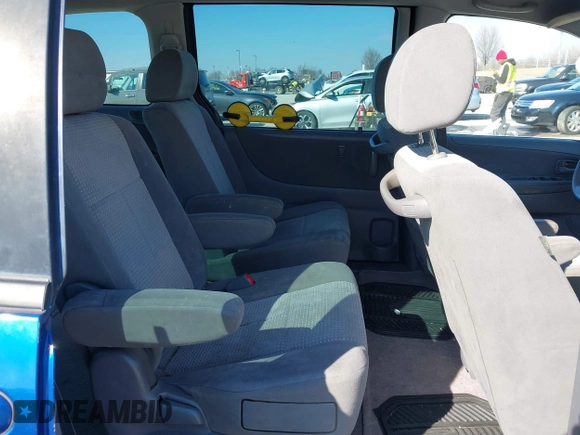 2005 Mazda MPV LX with VIN JM3LW28J450540647, listed as a IAAI auction lot 41674005 with 195,761 mi miles. Bid and sale history available at carsss.com. Image 8.