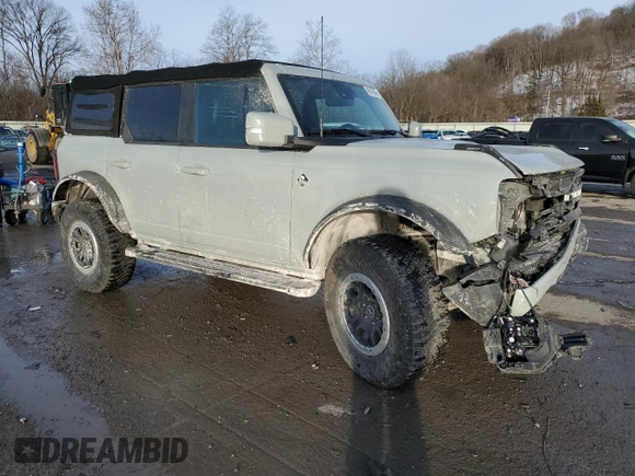 2021 Ford Bronco with VIN 1FMDE5DH7MLA94877, listed as a Copart auction lot 42676505 with 43,918 mi miles and Salvage title. Bid and sale history available at DreamBid. Image 4.