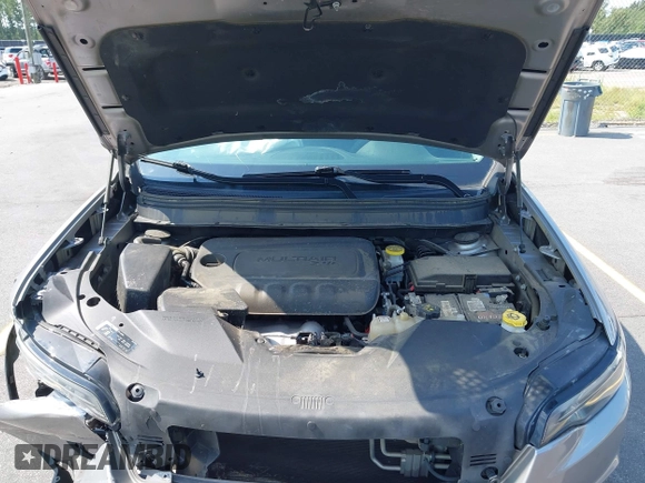 2020 Jeep Cherokee Latitude z VIN 1C4PJLCB3LD615147, wystawiony jako IAAI lot #42569825 z przebiegiem 128 952 mil mil oraz . Historia ofert i sprzedaży dostępna na DreamBid. Obrazek 10.
