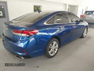 2018 Hyundai Sonata SEL with VIN 5NPE34AF2JH643218, listed as a IAAI auction lot 42139668 with 183,371 mi miles and . Bid and sale history available at carsss.com. Image 4.