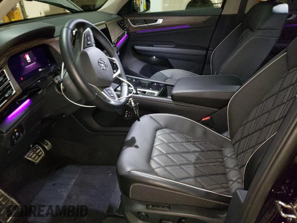 2024 Volkswagen Atlas SEL Premium R-Line with VIN 1V2FR2CA6RC506944, listed as a Copart auction lot 84018054 with 5,616 mi miles and Clean title. Bid and sale history available at DreamBid. Image 7.