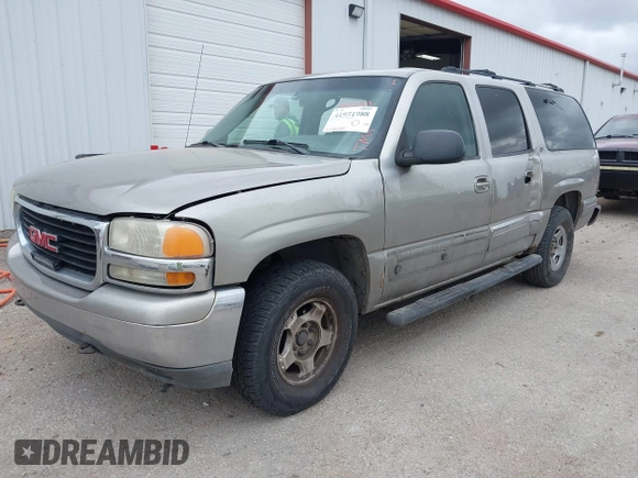 2002 GMC Yukon XL SLT with VIN 1GKFK16Z32J158981, listed as a IAAI auction lot 41951988 with 245,650 mi miles. Bid and sale history available at carsss.com. Image 2.