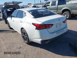 2022 Nissan Altima SR z VIN 1N4BL4CV8NN420653, wystawiony jako IAAI lot #41633021 z przebiegiem 61 284 mil mil oraz . Historia ofert i sprzedaży dostępna na DreamBid. Obrazek 3.