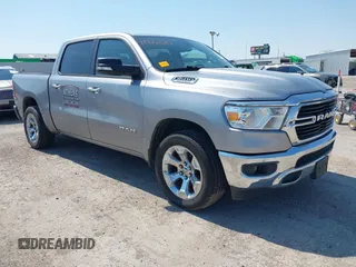 2019 Ram 1500 Big Horn z VIN 1C6RREFTXKN568135, wystawiony jako IAAI lot #41976689 z przebiegiem 170 612 mil mil oraz . Historia ofert i sprzedaży dostępna na DreamBid. Obrazek 1.