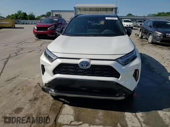 2024 Toyota RAV4 Hybrid XSE с VIN 2T3E6RFV2RW061726, выставлен на аукционе Copart как лот 62136645 с пробегом 22 680 миль миль и Списание • Salvage title. История ставок и продаж доступна на DreamBid. Изображение 15.
