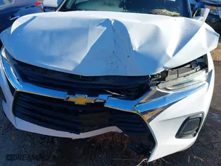2019 Chevrolet Blazer with VIN 3GNKBHRS0KS661570, listed as a IAAI auction lot 41257044 with 111,565 mi miles. Bid and sale history available at carsss.com. Image 6.