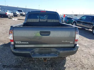 2013 Toyota Tacoma PreRunner with VIN 5TFJU4GN2DX039199, listed as a IAAI auction lot 40882464 with 286,278 mi miles. Bid and sale history available at carsss.com. Image 16.