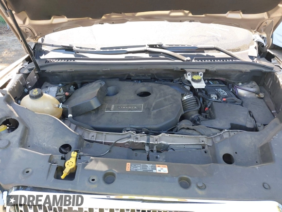 2019 Lincoln MKC Reserve with VIN 5LMCJ3D93KUL53163, listed as a IAAI auction lot 42097105 with 71,066 mi miles and . Bid and sale history available at DreamBid. Image 10.