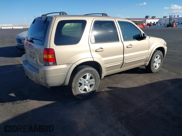 2007 Ford Escape Limited with VIN 1FMCU94137KA98413, listed as a IAAI auction lot 41482242 with 126,852 mi miles. Bid and sale history available at carsss.com. Image 4.