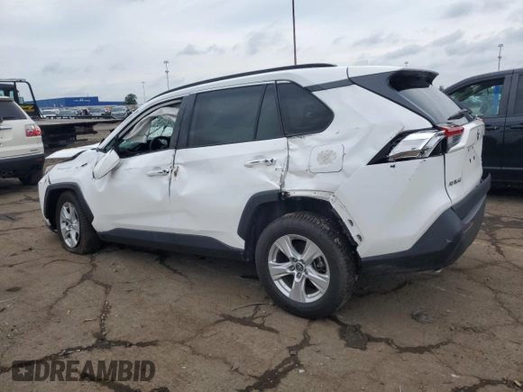2020 Toyota RAV4 XLE with VIN 2T3P1RFV1LC135007, listed as a Copart auction lot 62710795 with 38,969 mi miles and Non repairable. Bid and sale history available at DreamBid. Image 2.
