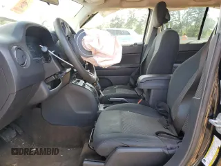 2014 Jeep Patriot Sport z VIN 1C4NJPBAXED545771, wystawiony jako Copart lot #53090775 z przebiegiem 128 427 mil mil oraz Szkoda całkowita • Salvage title. Historia ofert i sprzedaży dostępna na DreamBid. Obrazek 7.