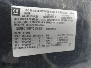 2007 Chevrolet Suburban LT with VIN 3GNFC16057G196996, listed as a IAAI auction lot 41631144 with 1 mi miles. Bid and sale history available at carsss.com. Image 9.