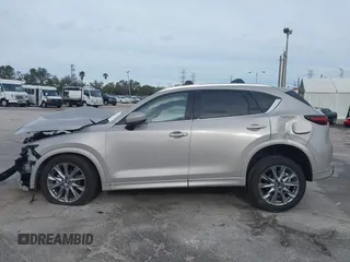 2025 Mazda CX-5 2.5 S Premium Plus Package with VIN JM3KFBEM4S0549709, listed as a IAAI auction lot 41380633 with 2,586 mi miles. Bid and sale history available at carsss.com. Image 15.
