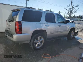 2013 Chevrolet Tahoe LS z VIN 1GNSKAE04DR332680, wystawiony jako Copart lot #81899914 z przebiegiem 216 063 mil mil oraz Szkoda całkowita • Salvage title. Historia ofert i sprzedaży dostępna na DreamBid. Obrazek 3.