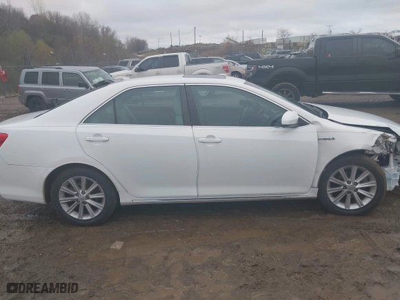2014 Toyota Camry Hybrid LE with VIN 4T1BD1FK0EU115964, listed as a IAAI auction lot 40854548 with 61,731 mi miles. Bid and sale history available at carsss.com. Image 13.