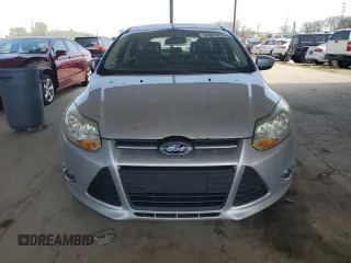 2013 Ford Focus SE with VIN 1FADP3K2XDL205333, listed as a Copart auction lot 54397975 with 104,019 mi miles and Clean Title. Bid and sale history available at carsss.com. Image 5.