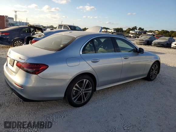 2021 Mercedes-Benz E 350 z VIN W1KZF8EB7MA933821, wystawiony jako Copart lot #50354235 z przebiegiem 32 299 mil mil oraz Nie do naprawy • Non repairable. Historia ofert i sprzedaży dostępna na DreamBid. Obrazek 3.