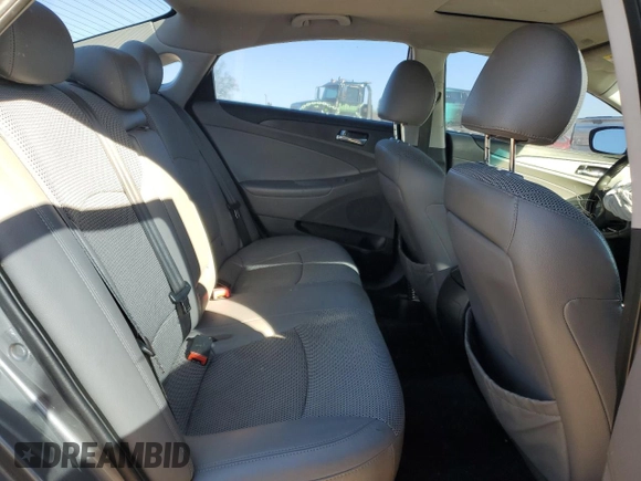 2012 Hyundai Sonata Limited z VIN 5NPEC4AC1CH448235, wystawiony jako Copart lot #88016635 z przebiegiem 160 249 mil mil oraz Szkoda całkowita • Salvage title. Historia ofert i sprzedaży dostępna na DreamBid. Obrazek 10.