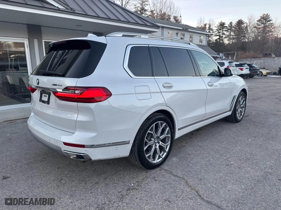 2020 BMW X7 xDrive40i with VIN 5UXCW2C05L9A03397, listed as a IAAI auction lot 41381437 with 141,656 mi miles. Bid and sale history available at carsss.com. Image 4.