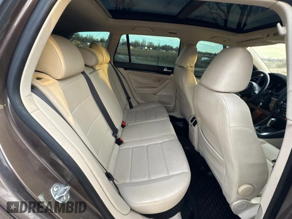 2014 Volkswagen Jetta SportWagen TDI w/Sunroof with VIN 3VWPL7AJ0EM615977, listed as a Copart auction lot 43859805 with 94,671 mi miles and Clean Title. Bid and sale history available at carsss.com. Image 6.