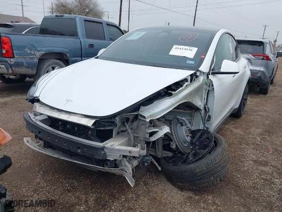 2022 Tesla Model Y Long Range with VIN 7SAYGDEE2NA011388, listed as a IAAI auction lot 41423536 with 44,783 mi miles. Bid and sale history available at carsss.com. Image 2.