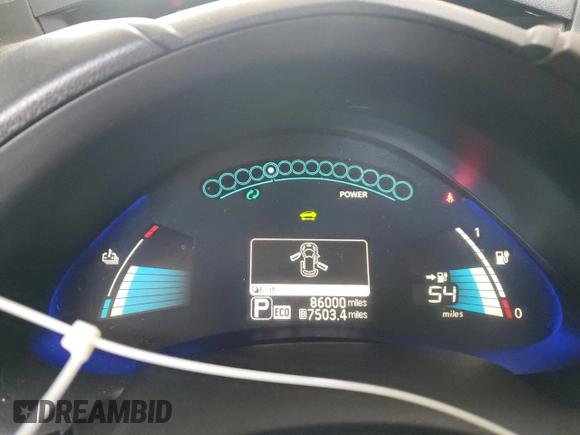 2016 Nissan LEAF S z VIN 1N4BZ0CP2GC306431, wystawiony jako Copart lot #56547235 z przebiegiem 86 000 mil mil oraz Czysty tytuł • Clean title. Historia ofert i sprzedaży dostępna na DreamBid. Obrazek 9.