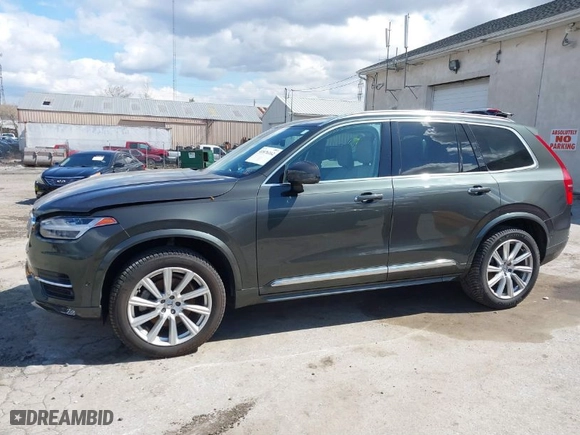 2018 Volvo XC90 Inscription with VIN YV4A22PLXJ1359732, listed as a IAAI auction lot 41876162 with 89,931 mi miles. Bid and sale history available at carsss.com. Image 14.